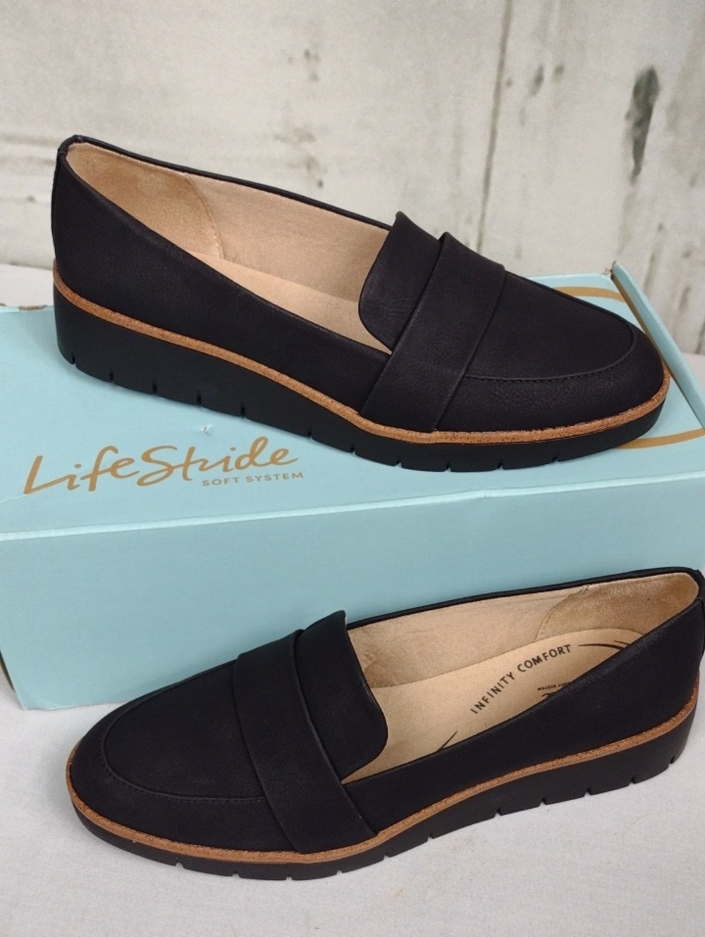 Life Stride Black Slip-On Loafers with Tan Trim Size 9